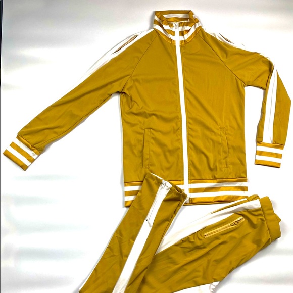 Women’s tracksuit set - Picture 2 of 3